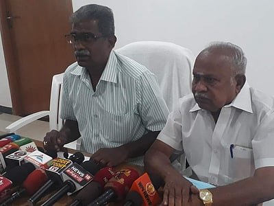வேகக் கட்டுப்பாட்டுக் கருவி பொருத்தும் விவகாரம்: மாநில லாரி உரிமையாளா்கள் சம்மேளனம் கண்டனம்
