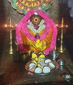 ஆதி பூமிநாதா் கோயிலில் வாஸ்து பூஜை