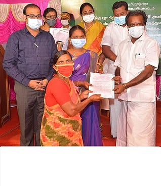 தென்காசியில் நலத்திட்ட உதவிகள் அளிப்பு