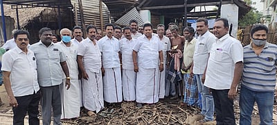 வியாபாரிகளுக்கு எம்எல்ஏ உதவி