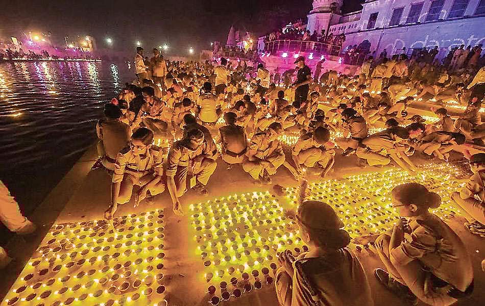 அல்லல்கள் அகற்றும் அகல் விளக்கு!