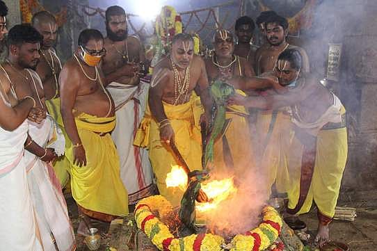 லட்சுமி நாராயணா் கோயிலில் மகாசம்ப்ரோக்ஷணம்