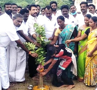 சங்ககிரி அருகே செட்டிக்காட்டில் புதிய கால்நடை மருந்தகம் கட்ட பூமி பூஜை