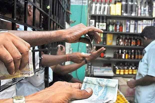 மே 1-இல் மதுபான கடைகளை மூட உத்தரவு