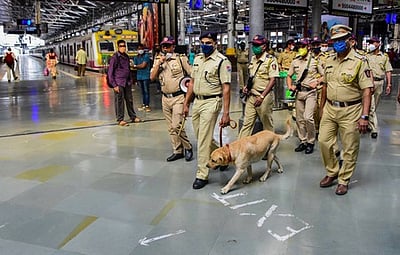 தீவிரவாதத் தாக்குதலா? - மும்பையில் பலத்த பாதுகாப்பு!