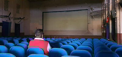 இடிக்கப்படும் திண்டுக்கல் திரையரங்கம்: இயக்குநர் மிஷ்கினின் நெகிழ்ச்சியான பதிவு