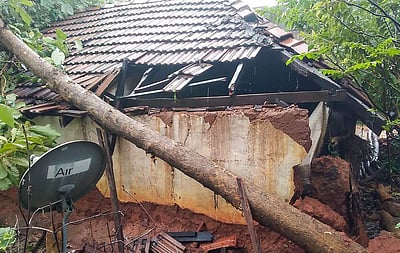 கரைகடந்து சென்ற அதிதீவிர நிவர் புயல்