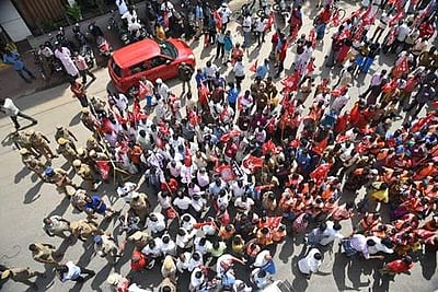 நெல்லையில் தொழிற்சங்கத்தினர் மறியல்: 350 பேர் கைது