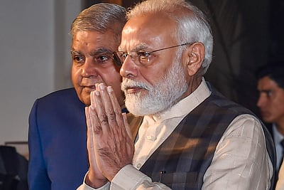 கரோனா தடுப்பூசி தயாரிக்கும் 3 நிறுவனங்களில் நாளை மோடி ஆய்வு