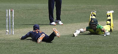 சிட்னி ஒருநாள் ஆட்டம்: ஆஸ்திரேலிய அணிக்கு நல்ல தொடக்கம்