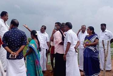 தொடா் மழை: மானாமதுரை, திருப்புவனம் பகுதிகளில் நீா்நிலைகள் நிரம்புகின்றன