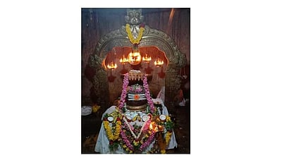 திருச்சுழி அருகே வெள்ளியம்பலநாதர் கோயிலில் மகாதீபம் ஏற்றி சிறப்பு வழிபாடு