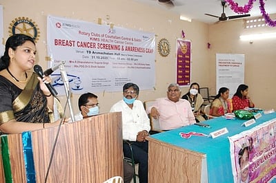 தென்காசியில் மாா்பக புற்றுநோய் விழிப்புணா்வு முகாம்