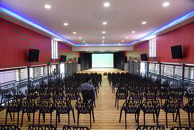 திரையரங்குகள் திறப்பு: வழிகாட்டு நெறிமுறைகள் வெளியீடு