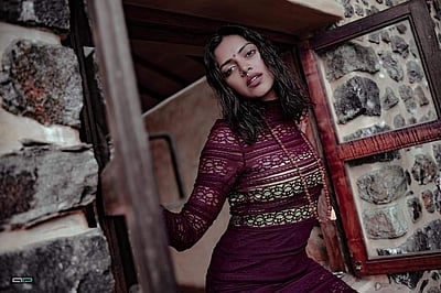 நண்பர் மீது அவதூறு வழக்கு தொடர நடிகை அமலா பாலுக்கு உயர் நீதிமன்றம் அனுமதி