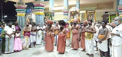 திருக்கடையூா் கோயிலில் சோமவார வழிபாடு