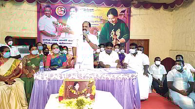 கழுகுமலையில் அதிமுக மகளிரணி ஆலோசனைக் கூட்டம்