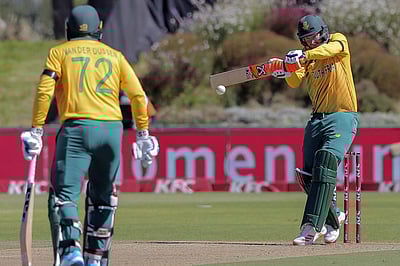 தென் ஆப்பிரிக்காவுக்கு எதிரான டி20 தொடரை வென்றது இங்கிலாந்து அணி