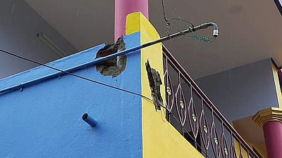 சீர்காழி அருகே இடி தாக்கி மின்சாதனப் பொருள்கள் சேதம்