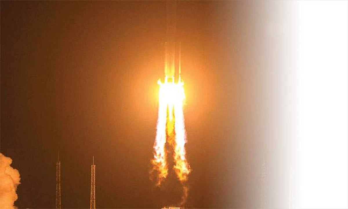 நிலவிலிருந்து எடுத்து வருகிறார்கள்!