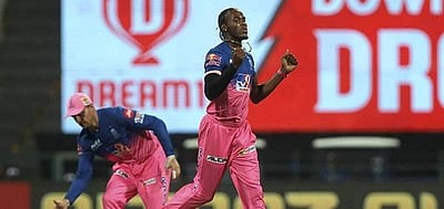 ஐபிஎல் வரலாற்றில் பவர்பிளேயில் குறைந்த ரன்கள் கொடுத்த பந்துவீச்சாளர்: ஆர்ச்சர் புதிய சாதனை