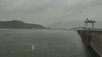 மேட்டூர் வட்டாரத்தில் சாரல்: மக்கள் மகிழ்ச்சி