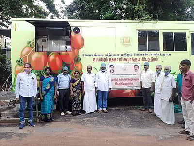 தினமணி.காம் செய்தி எதிரொலி: தக்காளியைக் கொள்முதல் செய்து பதப்படுத்த தோட்டக்கலைத் துறை பயிற்சி