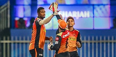 ஐபிஎல் போட்டியில் அசத்தும் ஹோல்டரை மே.இ. தீவுகள் டி20 அணியில் சேர்க்காதது ஏன்?: பயிற்சியாளர் பதில்