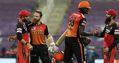 கடைசி ஐந்து ஆட்டங்களில் தோல்வி: ஐபிஎல் போட்டியிலிருந்து வெளியேறி ரசிகர்களை மீண்டும் ஏமாற்றிய ஆர்சிபி அணி!