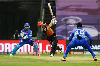 வில்லியம்சன், சமத் போராட்டம் வீண்: இறுதி ஆட்டத்துக்கு முன்னேறியது தில்லி