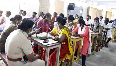 காவல்துறையின் மக்கள் குறை தீா்க்கும் முகாம்: 157 மனுக்களுக்கு உடனடியாக தீா்வு