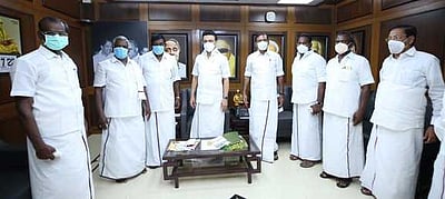 பாமகவினா் திமுகவில் இணைந்தனா்