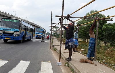 தீபாவளி கூட்ட நெரிசலைத் தவிா்க்க திருச்சியில் 3 தற்காலிகப் பேருந்து நிலையங்கள்