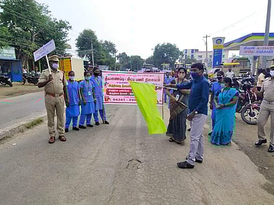 விபத்தில்லா தீபாவளி: ஊத்தங்கரையில் தீயணைப்புத் துறையின் விழிப்புணர்வு பேரணி