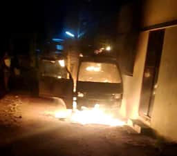 ஆண்டிமடம் அருகே சுமை ஆட்டோ தீப்பிடித்து விபத்து ரூ.10 லட்சம் மதிப்பிலான பொருள்கள் எரிந்து நாசம்