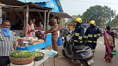 விபத்தில்லா தீபாவளி: பர்கூரில் தீயணைப்புத்துறையினர் விழிப்புணர்வு பிரசாரம்