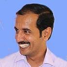 தீபத் திருநாளில் சாதனையாளா்களாக மாற உறுதியேற்போம்