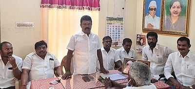 தூத்துக்குடி வரும் முதல்வருக்கு சிறப்பான வரவேற்பு: அதிமுக ஆலோசனைக் கூட்டத்தில் முடிவு
