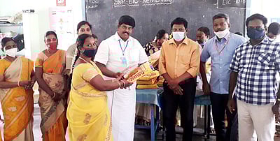 மாற்றுத்திறனாளி குழந்தைகளுக்கு இலவச புத்தாடை