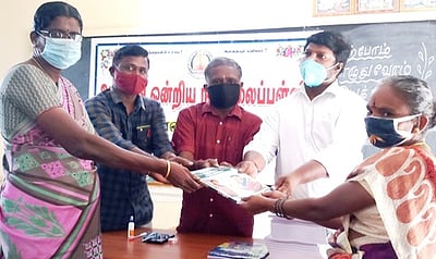 அரசுப் பள்ளியில் ‘கற்போம்-எழுதுவோம்’இயக்கம் தொடக்கம்