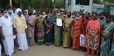 தொடா் விபத்து: டாஸ்மாக் கடையை அகற்றக் கோரிக்கை