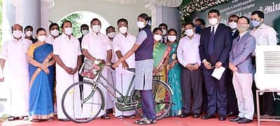 விலையில்லா மிதிவண்டிகள் வழங்கும் திட்டம்: முதல்வர் தொடக்கி வைத்தார்
