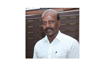 சென்னை குடிசைப் பகுதி மக்களுக்கு எந்த நிதியில் இலவச உணவு வழங்கப்படுகிறது? 