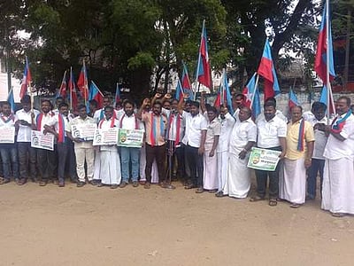 திருச்சியில் விடுதலைச் சிறுத்தைகள் கட்சியினர் ஆர்ப்பாட்டம்