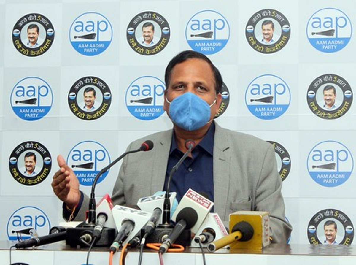 என்டிஎம்சியில் ரூ.2,400 கோடி முறைகேடு புகாா்: விசாரணை நடத்த தில்லி அரசு முடிவு