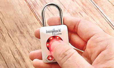 சாவிக்குப் பதிலாக  விரல் ரேகை!