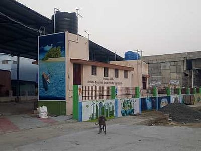 திருச்செந்தூா் பயணிகளுக்காக அமைக்கப்பட்ட பேருந்து நிலையத்தை திறக்கக் கோரிக்கை