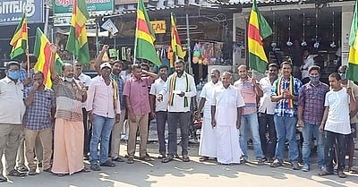 பவானி, அந்தியூரில் கொமதேகவினா் ஆா்ப்பாட்டம்