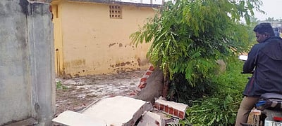 தொண்டாமுத்தூர் அருகே ஒற்றை காட்டு யானை தாக்கி முதியவர் பலி, 2 இளைஞர்கள் காயம்