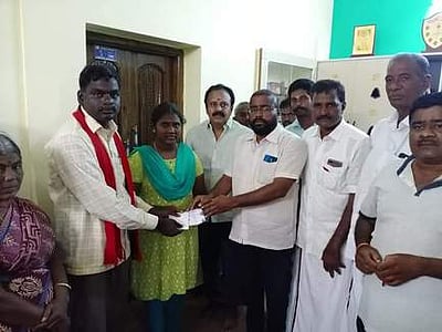 வானரமுட்டி அரசுப் பள்ளி மாணவிக்கு நிதியுதவி